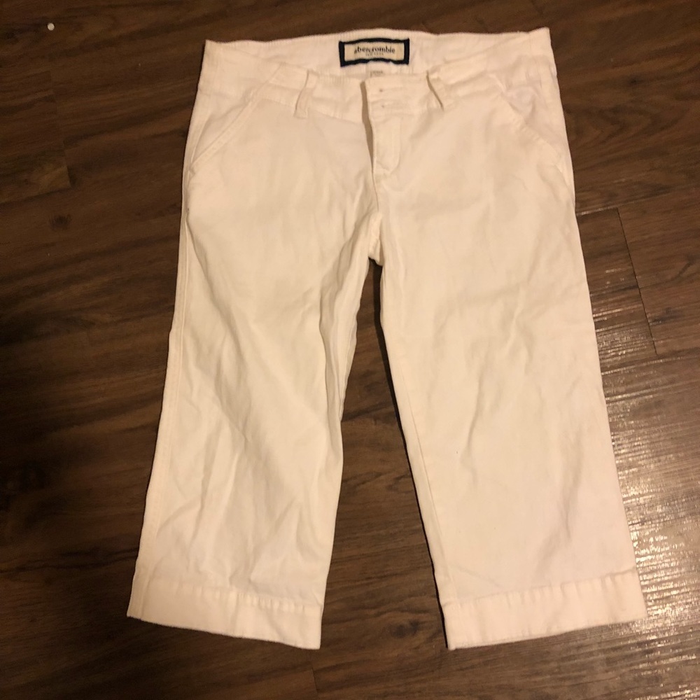 White Abercrombie kids Capris, size 16s (KIDS)